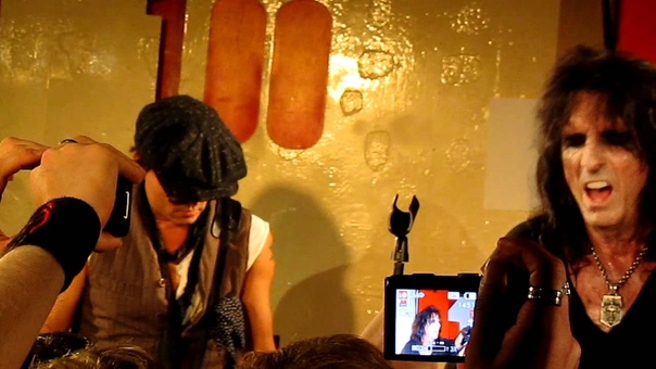 Alice Cooper Johnny Depp live at the 100 club Schools out Another brick in the