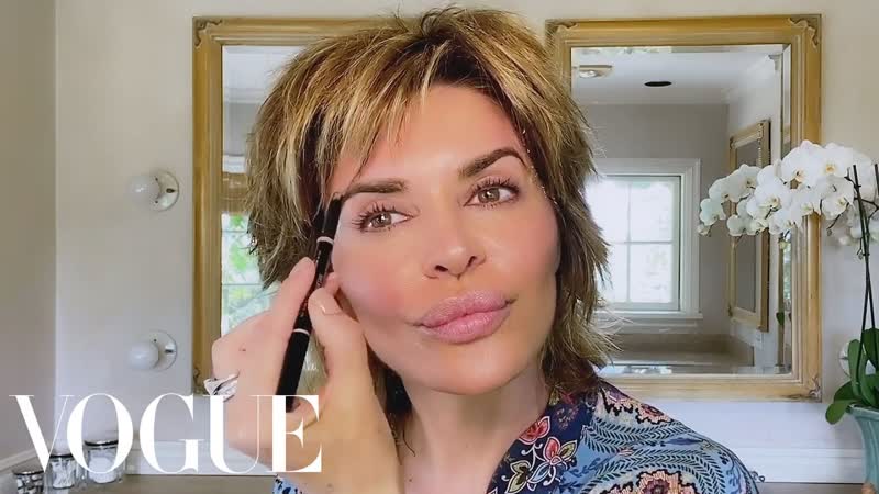 Lisa Rinna s Guide to Ageless Skin and Her Signature Plush Lips, Beauty Secrets,