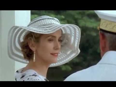 Catherine Deneuve Elle est