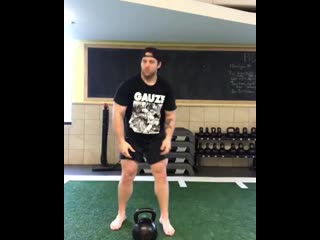 Обороты с гирей 48 кг  (видео @rhinostrength)