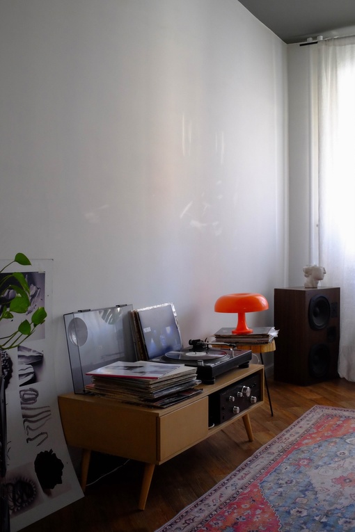 Давно хотел сделать пост с этой квартирой, но постоянно какие-то элементы были не готовы.