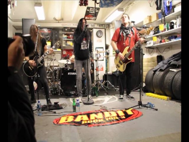HARDCORE SUPERSTAR Moonshine ( Bandit Garage