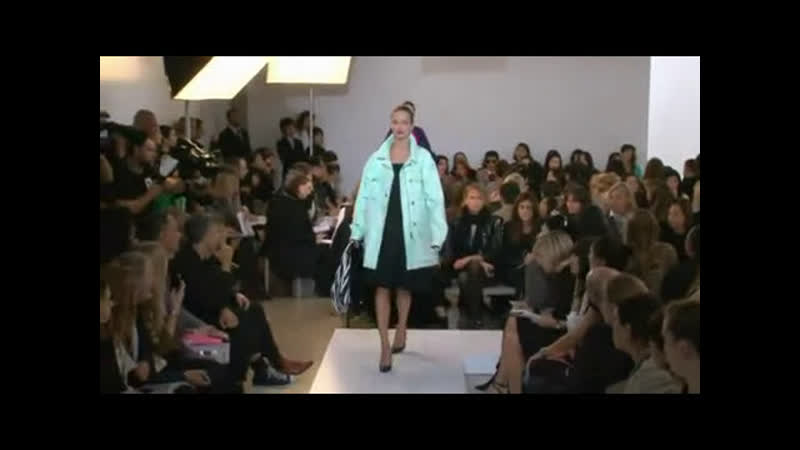Jil Sander Ready to Wear Spring 2011 Vogue Fashion Week Runway